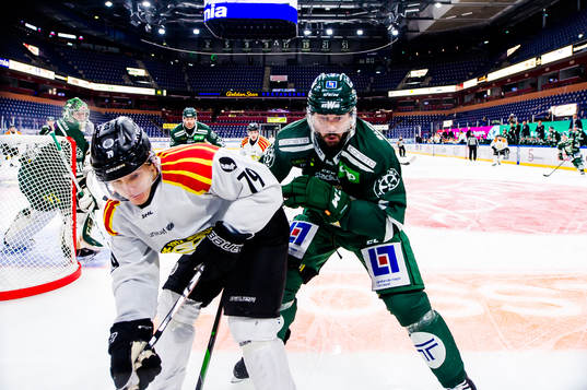 Brynäs Daniel Mannberg och Färjestads Jesse Virtanen