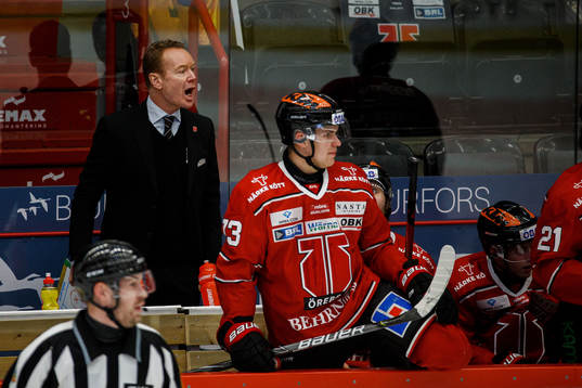 Örebros tränare Niklas Eriksson  jublar