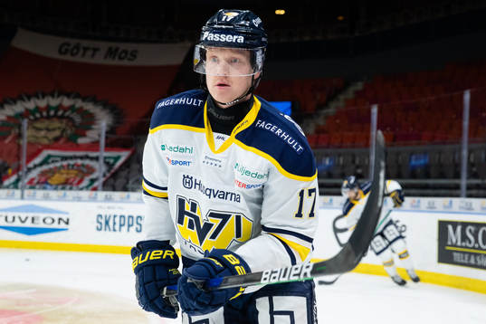s Emil Johansson innan ishockeymatchen i SHL mellan