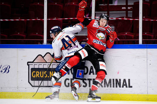 Växjös Ludvig Nilsson och Malmö Redhawks Eric Engstrand