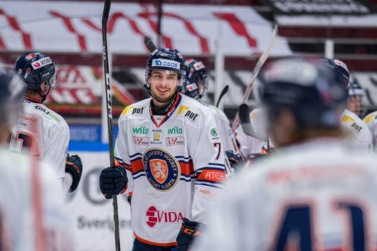 Växjös Hardy Häman Aktell jublar med lagkamrater