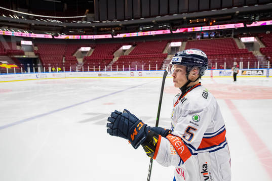 Växjös Juuso Vainio jublar
