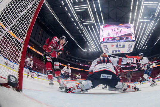 Malmö Redhawks Emil Sylvegård gör 2-5 bakom Växjös