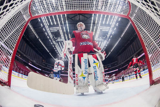 Malmö Redhawks målvakt Lars Volden deppar