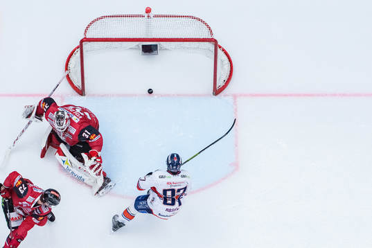 Växjös Robert Rosén gör 1-2 bakom Malmö Redhawks