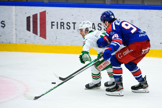 Rögles Simon Ryfors och Oskarshamns Oliver Larsen