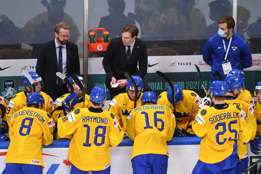 Team Sweden Head Coach Joel Rönnmark speaks to his players