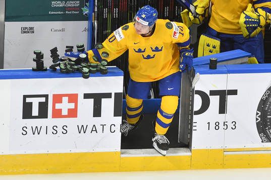 Alexander Holtz of Sweden steps