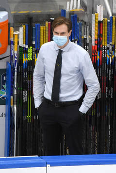 Team Sweden Head Coach Joel Rönnmark watches warm up