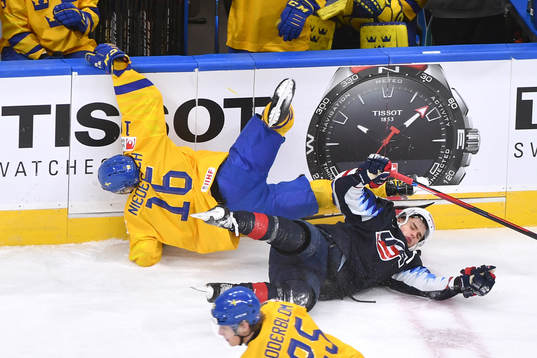 Theodor Niederbach of Sweden and Alex Turcotte of USA