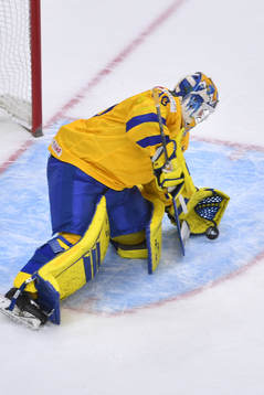 Hugo Alnefelt of Sweden makes a save