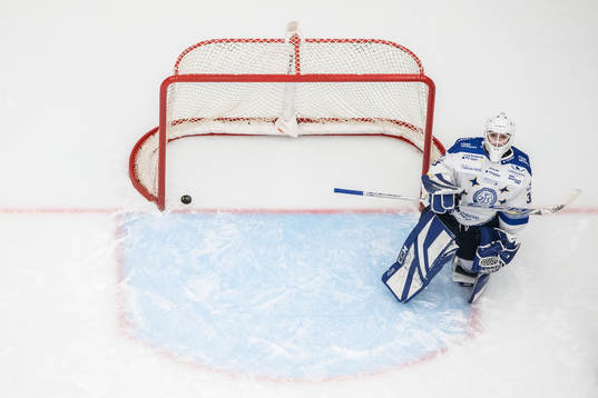 Leksands målvakt Amanda Johansson deppar