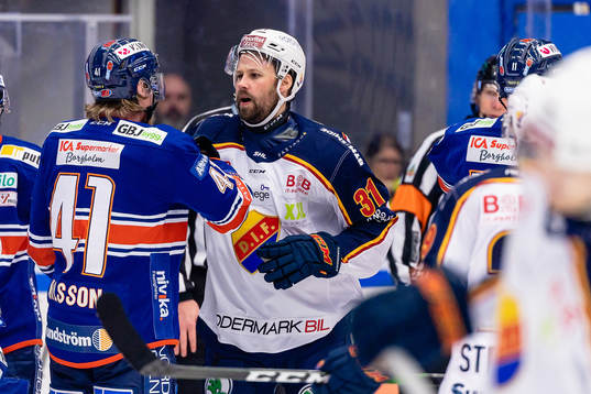 Gruff mellan Växjös Ludvig Nilsson och Djurgårdens Dick