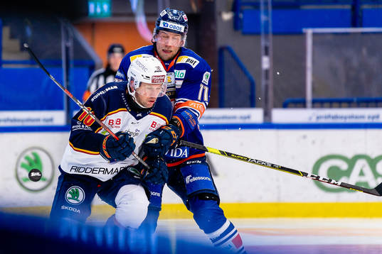 Djurgårdens Niclas Bergfors och Växjös Ilari Melart