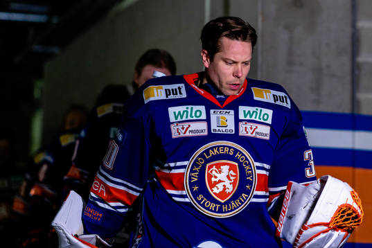 Växjös målvakt Viktor Fasth före ishockeymatchen i SHL