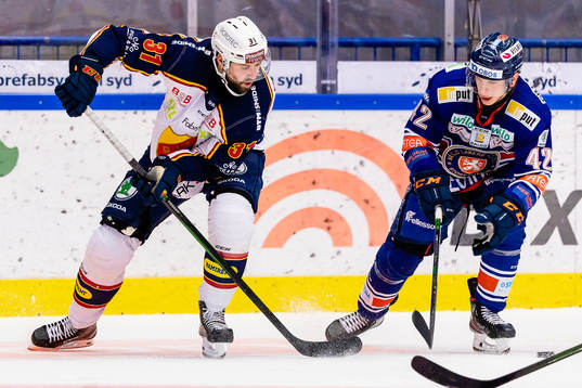 Djurgårdens Dick Axelsson och Växjös Teemu Eronen