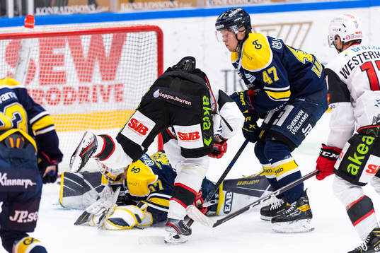 s målvakt Jonas Gunnarsson och Anton Karlsson