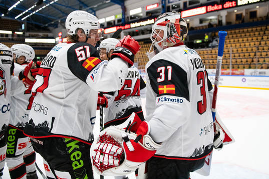 Malmö Redhawks Emil Sylvegård och målvakt Lars Volden
