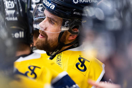 s Axel Holmström