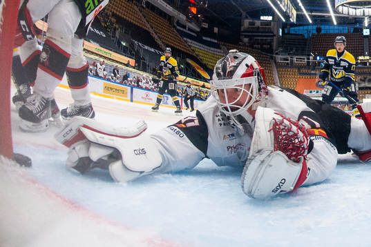 Malmö Redhawks målvakt Lars Volden, Oliver Lauridsen och
