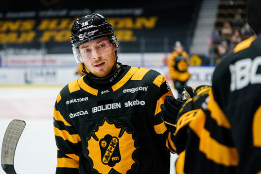 Skellefteås Jesper Frödén jublar