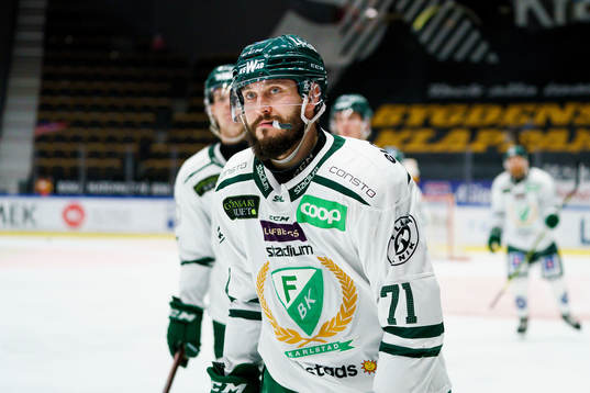 Färjestads Jesse Virtanen jublar