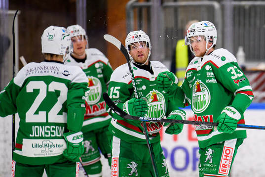 Rögles Simon Ryfors och Niklas Hansson jublar