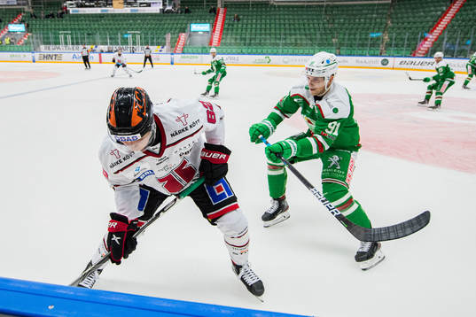 Örebros Robert Leino och Rögles Adam Tambellini