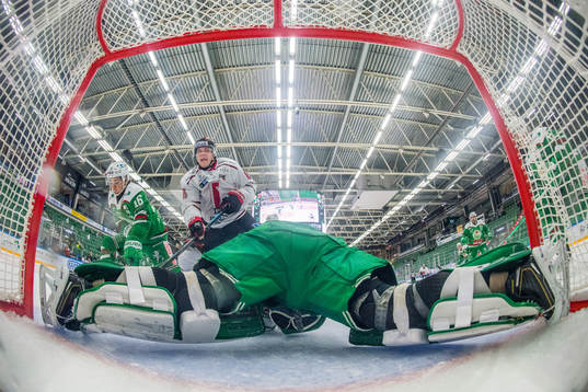 Örebros Joonas Rask oroar mot Rögles Lucas Ekeståhl