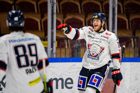 Linköpings Shannon Sigrist jublar