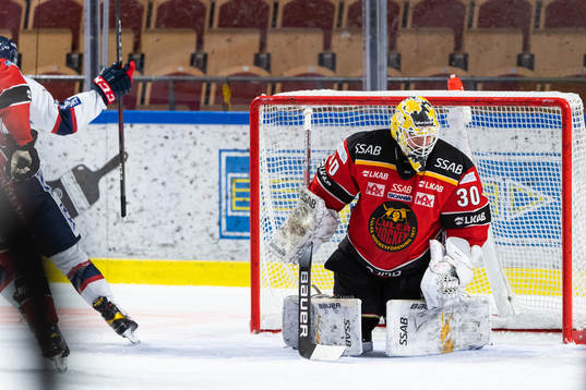 Luleås målvakt David Rautio deppar