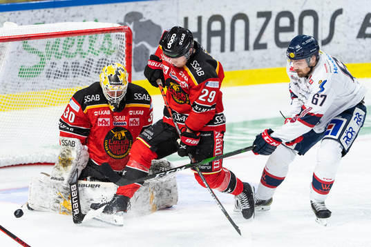 Luleås Erik Gustafsson och målvakt David Rautio