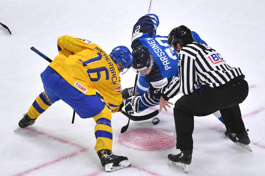 Juuso Parssinen of Finland and Theodor Niederbach of Sweden