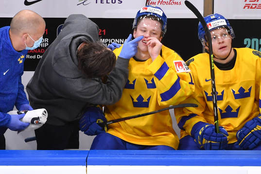 Lucas Raymond of Sweden gets attention