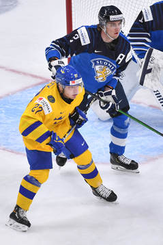 Zion Nybeck of Sweden and Santeri Hatakka of Finland watch