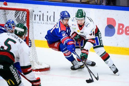 Oskarshamns Brian Cooper och Frölundas Nicklas Lasu