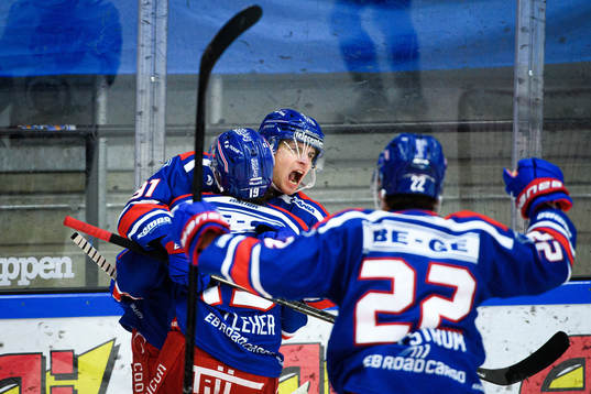 Oskarshamns Rickard Palmberg jublar