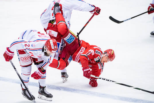 Timrås Per Svensson och Modos Adam Rockwood