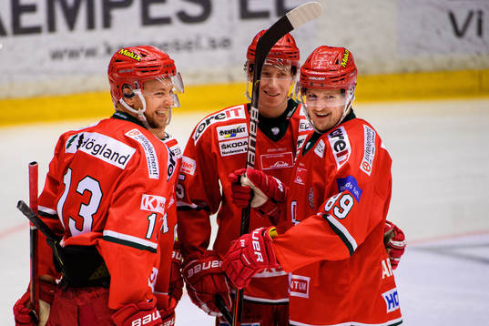 Modos Johan Harju , Gustav Olhaver  och Patrik Karlkvist