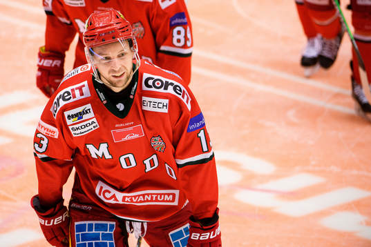Modos Johan Harju jublar
