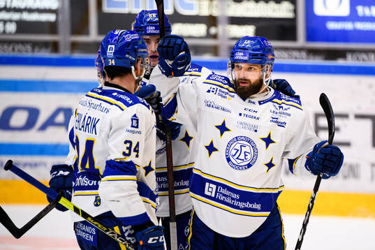 Leksands Peter Cehlarik och Otto Paajanen jublar