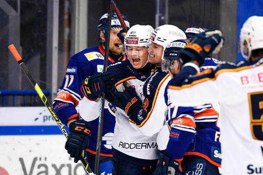 Djurgårdens Rhett Rakhshani och Manuel Ågren jublar