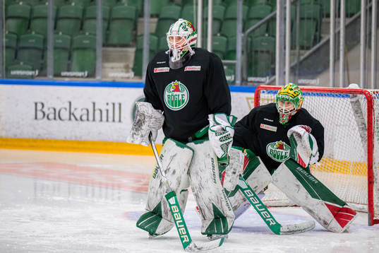 Målvakt Johan Gustafsson och målvakt Christoffer Rifalk