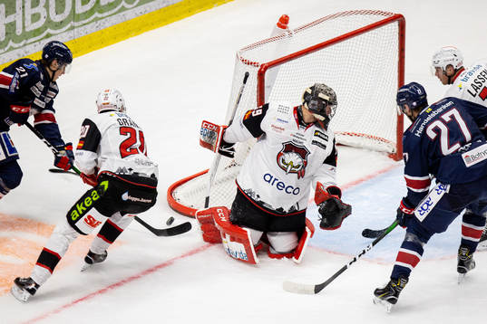 Linköpings Daniel Ljungman oroar bakom Malmö Redhawks