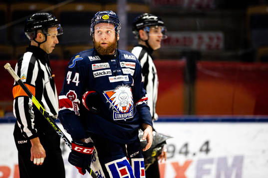Linköpings Jonas Junland deppar