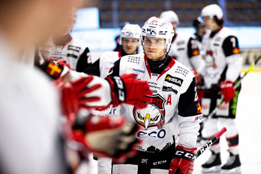 Malmö Redhawks Christoffer Forsberg jublar