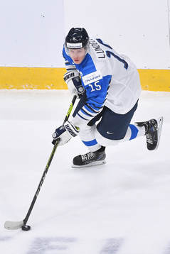 Anton Lundell of Finland carries the puck