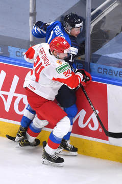 Ilya Safonov of Russia collides with Kasper Puutio of