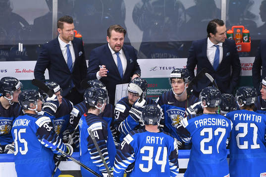 Team Finland Head Coach Antti Pennanen speaks to his