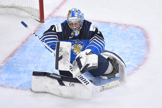 Kari Piiroinen of Fonland makes a save